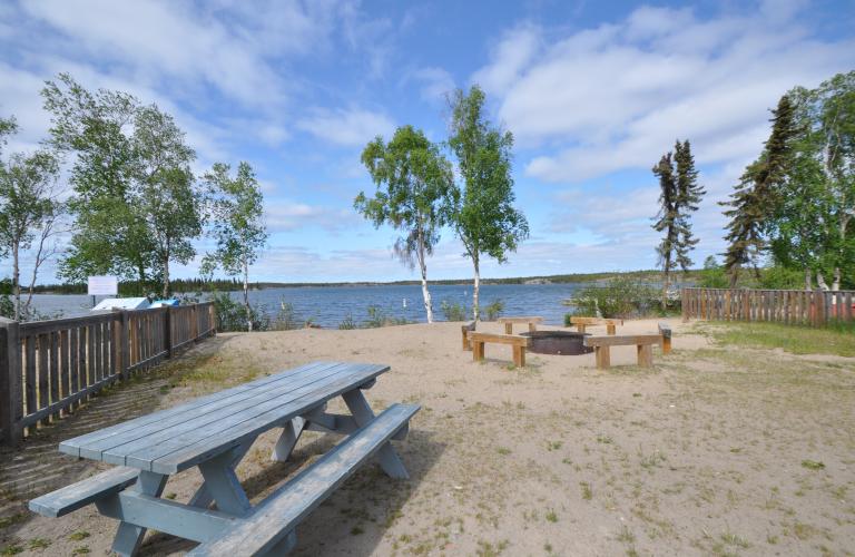 Fred Henne Picnic Shelter and Beach area