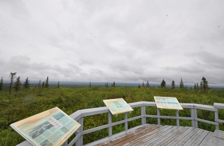 Tetlit Gwinjik Lookout visitors interpretative pannels